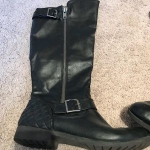 Material Girl Larissa boots size 8.5